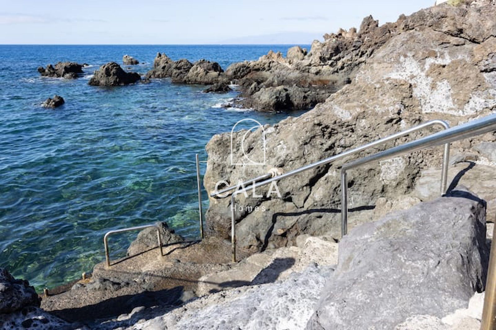 Opportunity in Puerto Santiago, 2-bedroom apartment with terrace and sea views