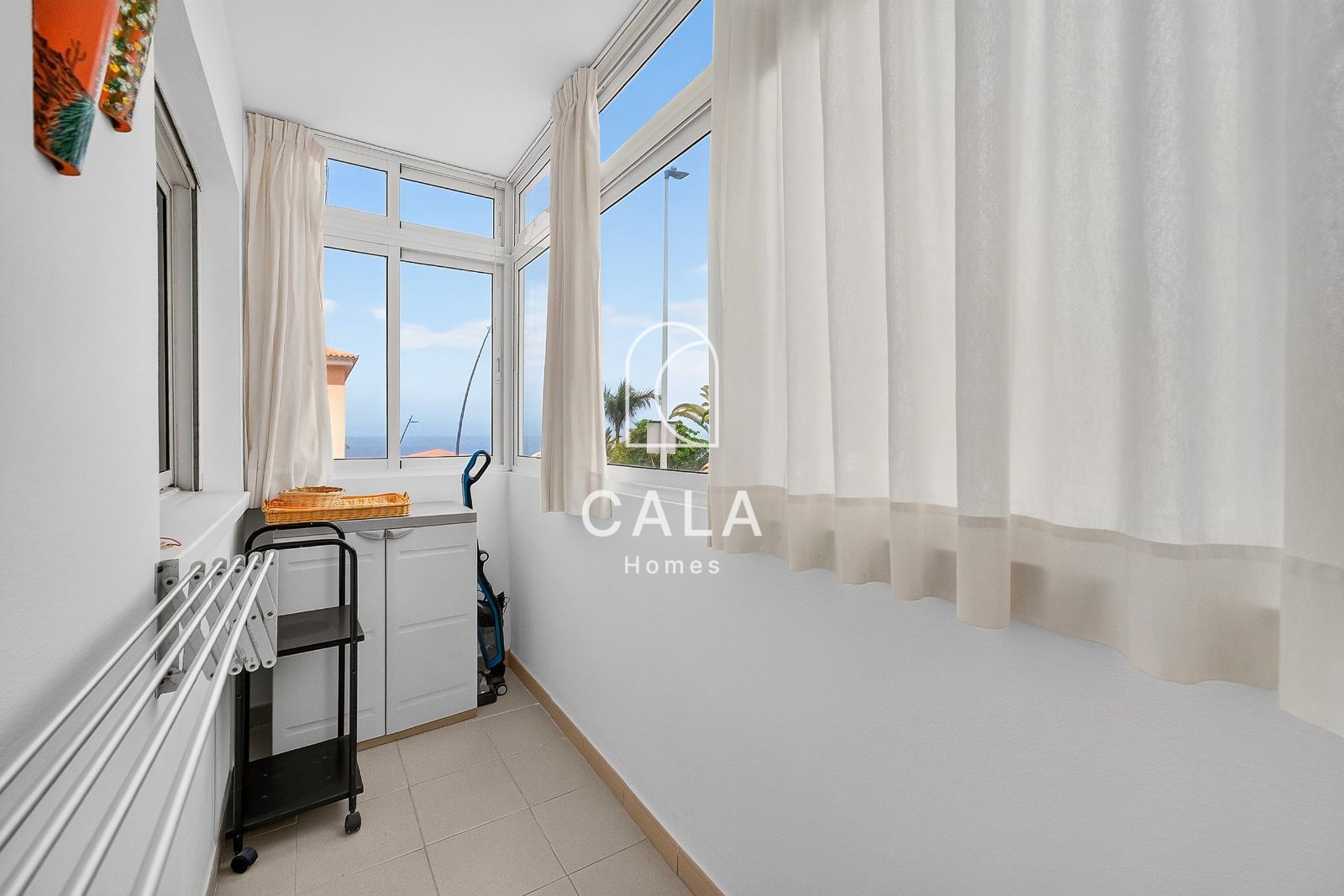 Opportunity in Puerto Santiago, 2-bedroom apartment with terrace and sea views
