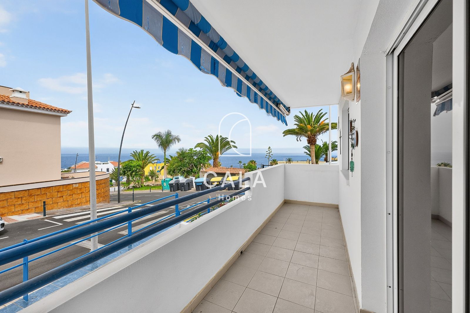 Opportunity in Puerto Santiago, 2-bedroom apartment with terrace and sea views