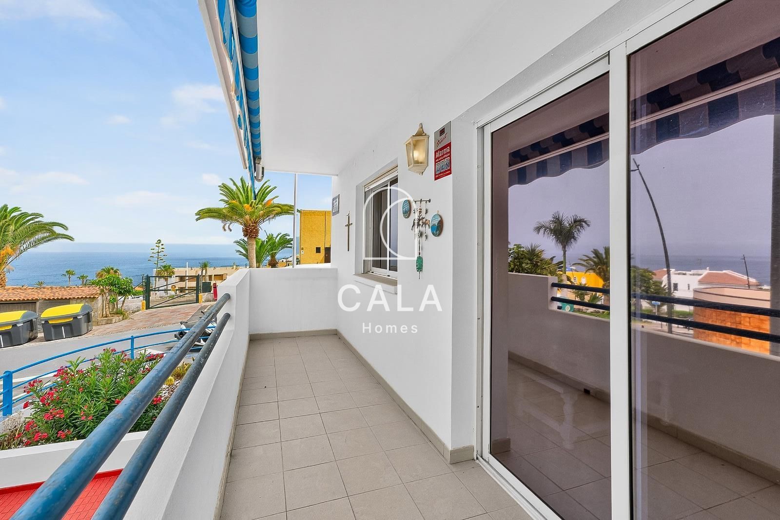 Opportunity in Puerto Santiago, 2-bedroom apartment with terrace and sea views