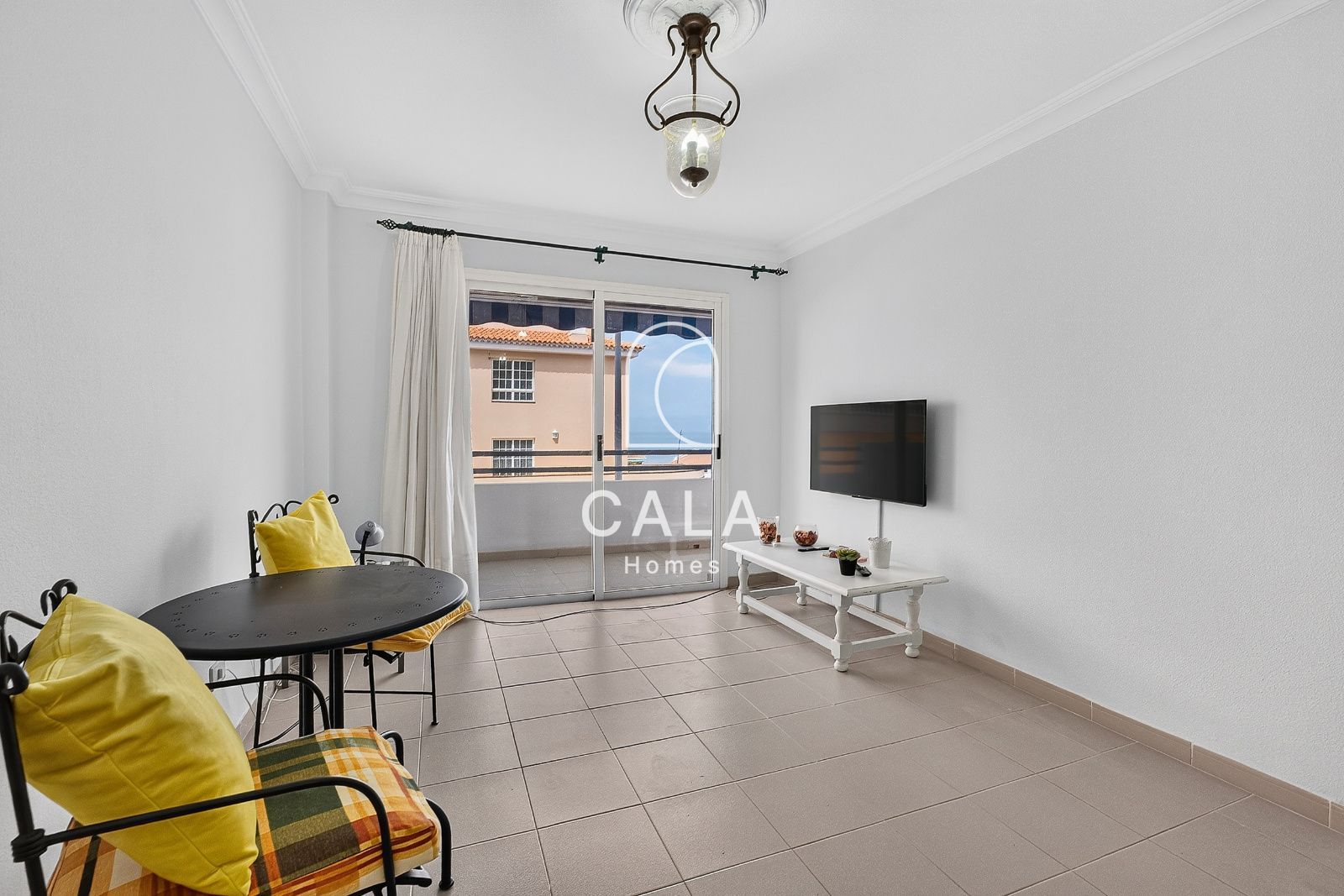 Opportunity in Puerto Santiago, 2-bedroom apartment with terrace and sea views