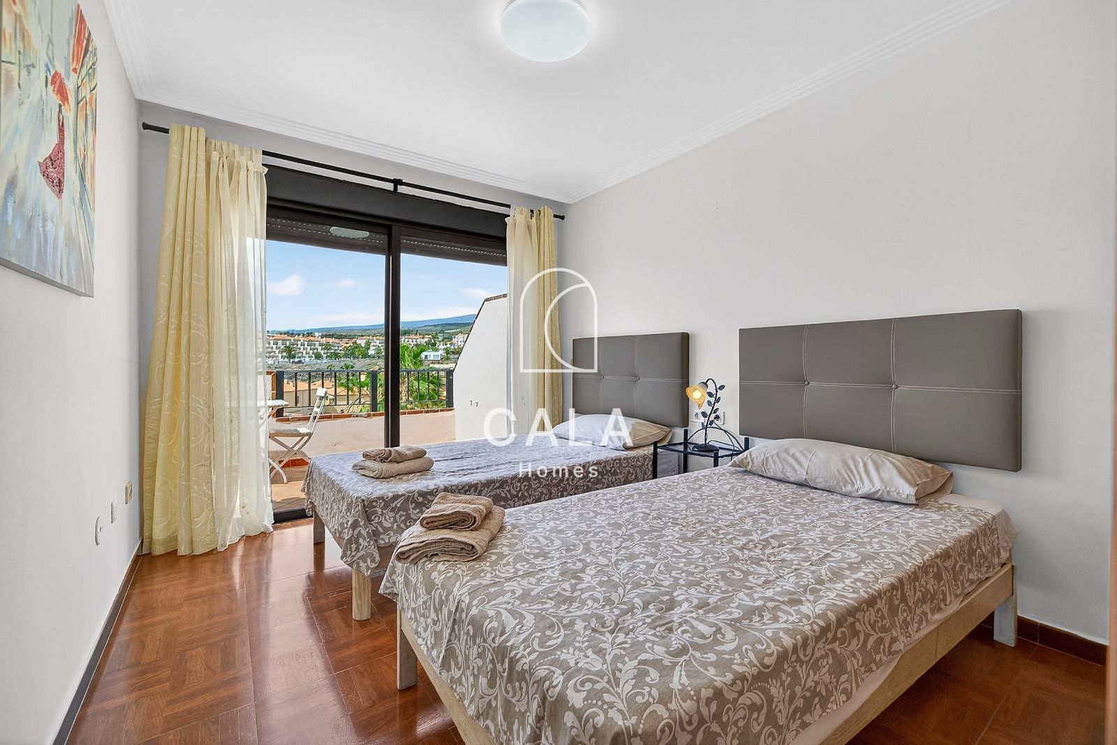 Bright 3 bedroom corner duplex penthouse, frontline to the sea, Callao Salvaje.