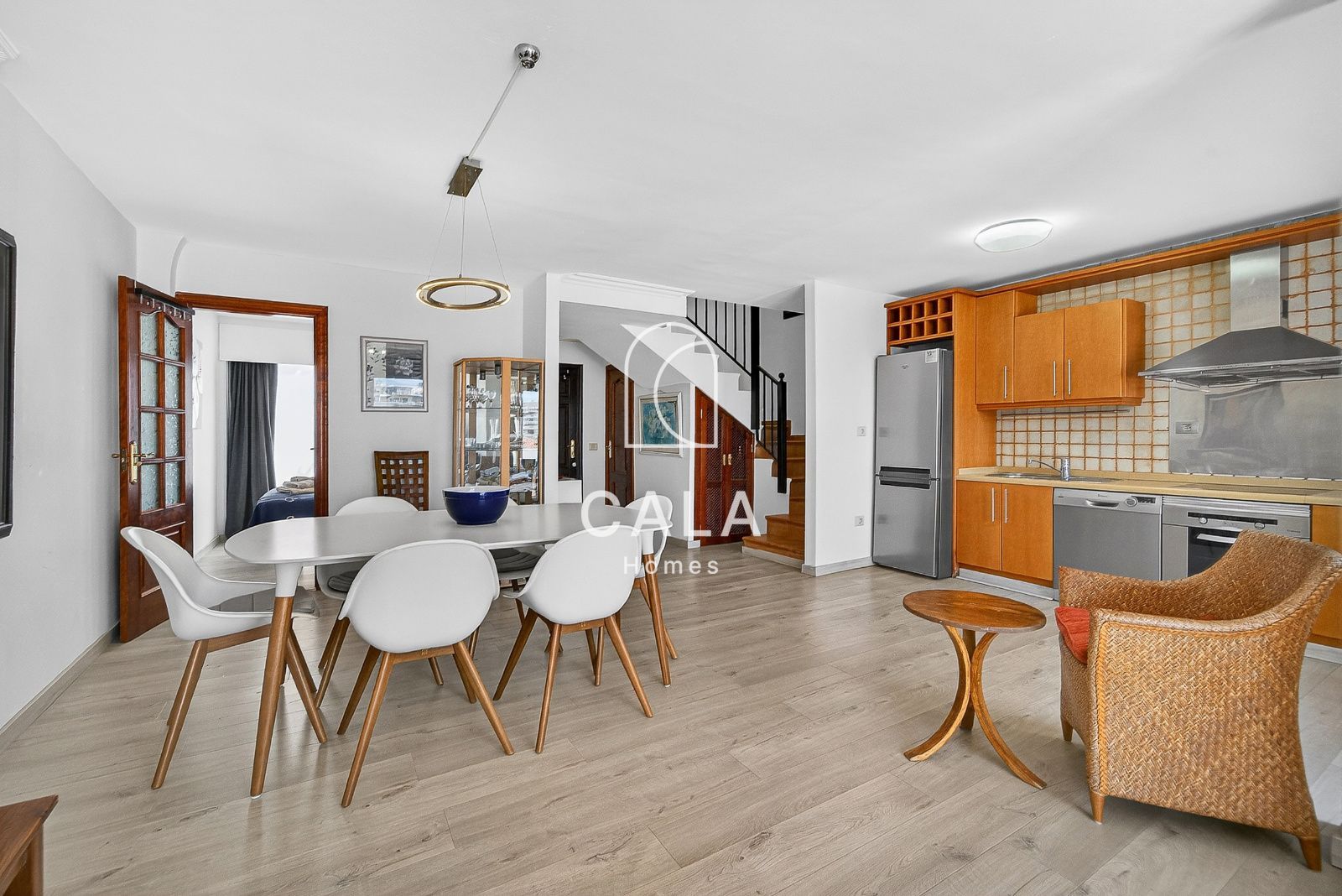 Bright 3 bedroom corner duplex penthouse, frontline to the sea, Callao Salvaje.