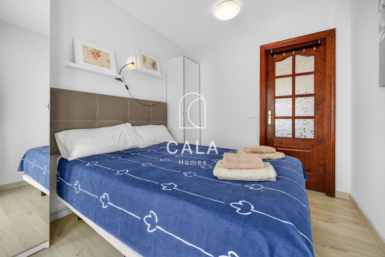 Bright 3 bedroom corner duplex penthouse, frontline to the sea, Callao Salvaje.