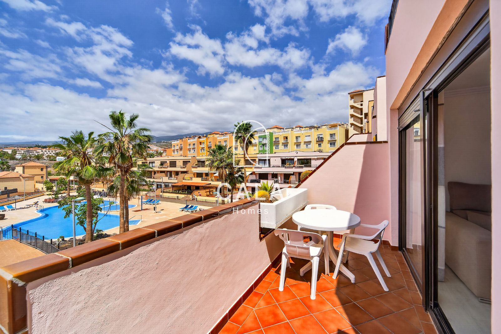 Bright 3 bedroom corner duplex penthouse, frontline to the sea, Callao Salvaje.