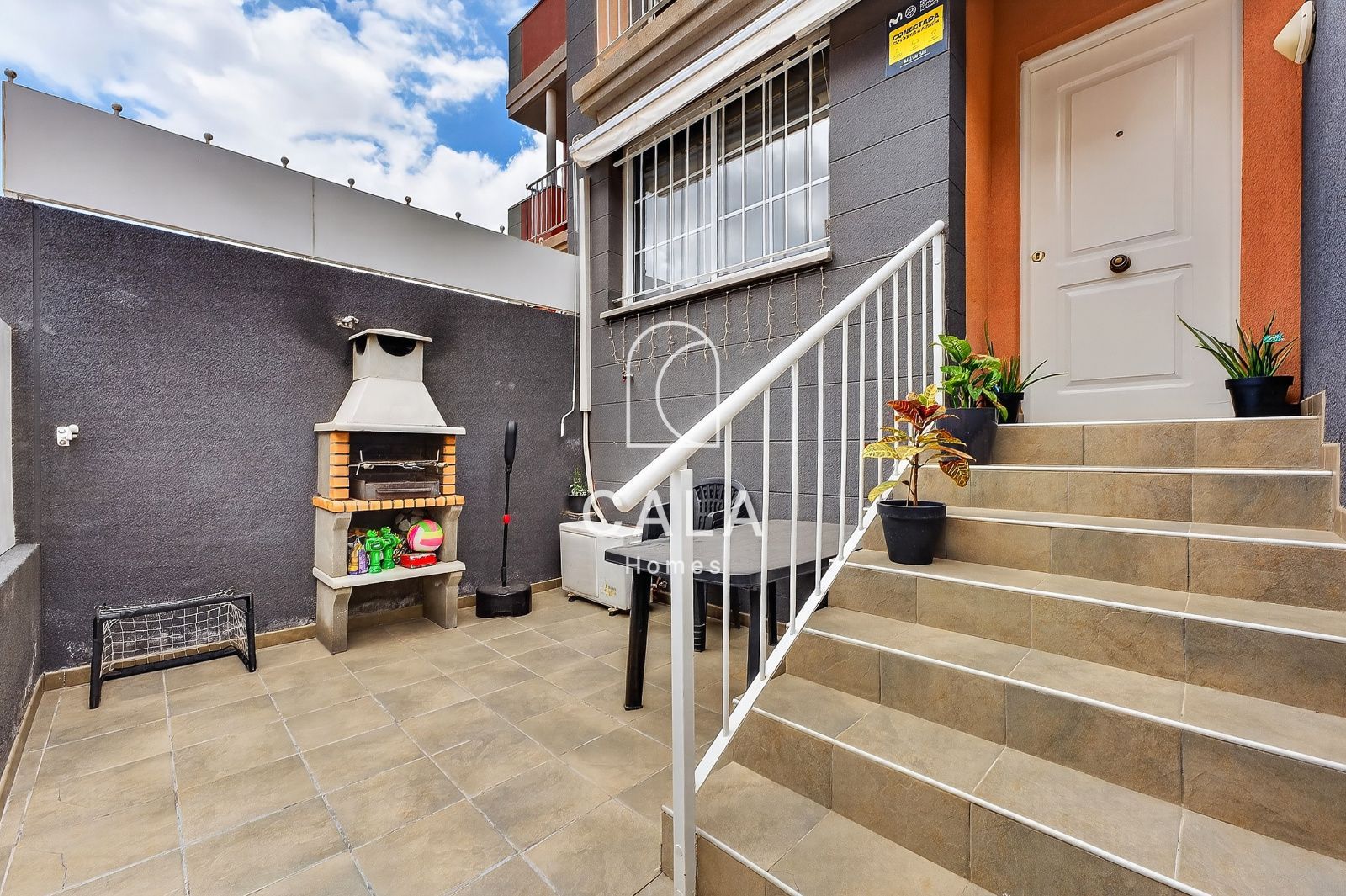 Spacious 3-bedroom townhouse in Llano del Camello