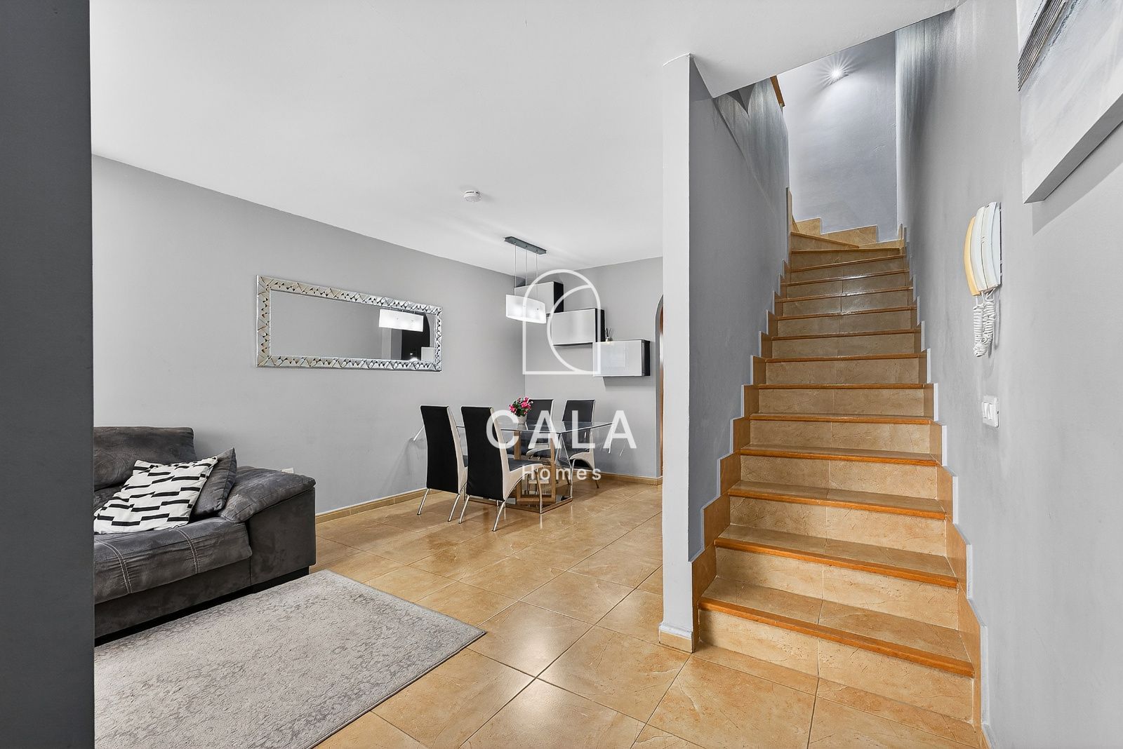 Spacious 3-bedroom townhouse in Llano del Camello