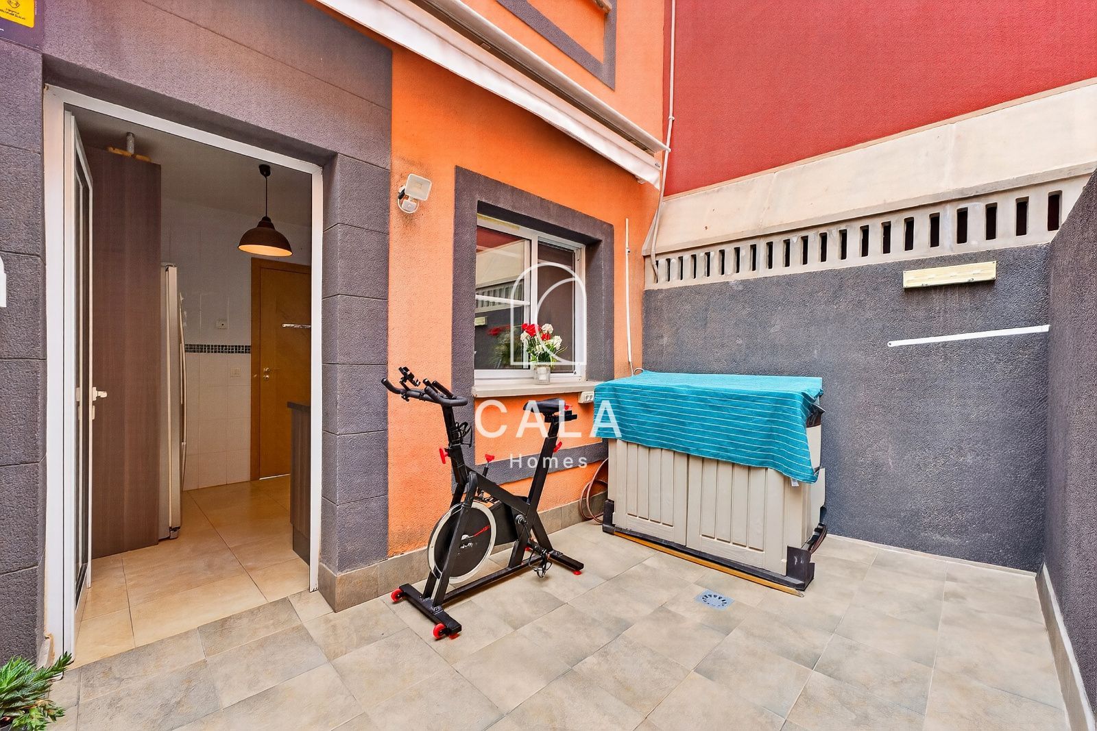 Spacious 3-bedroom townhouse in Llano del Camello