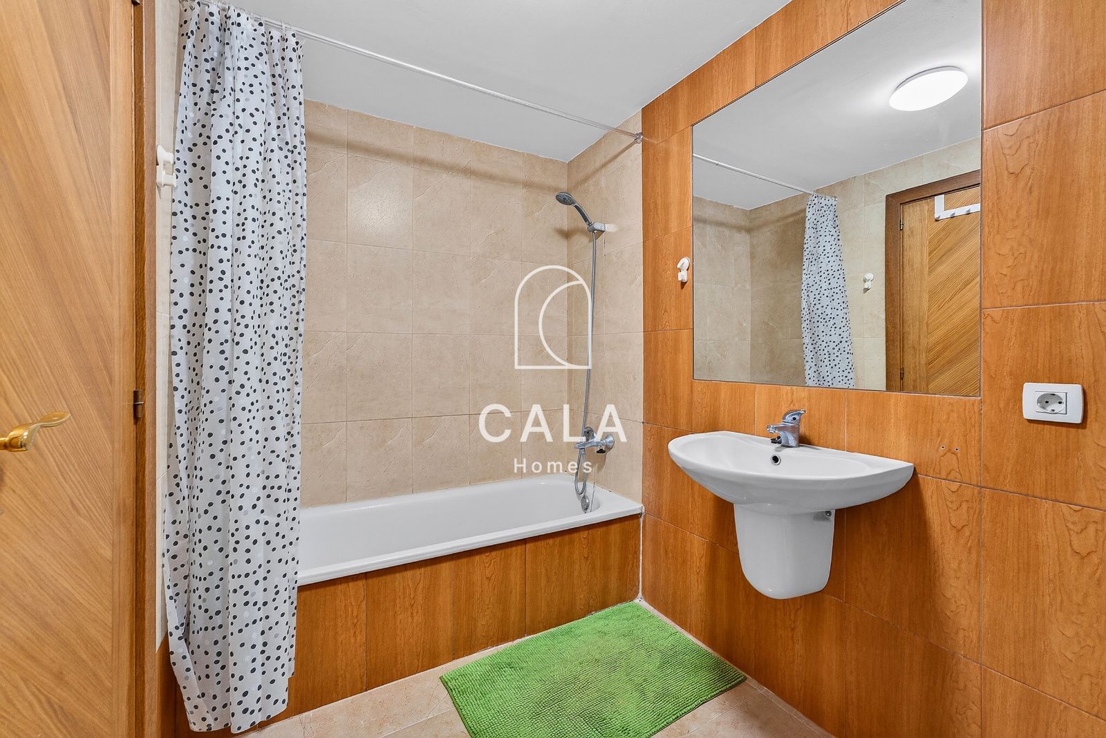 Spacious 3-bedroom townhouse in Llano del Camello