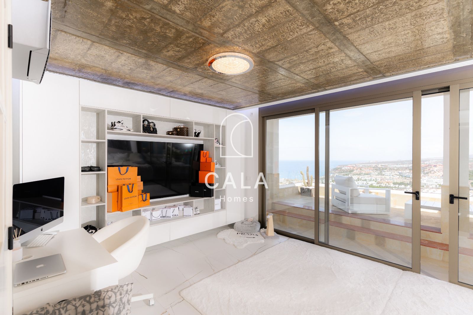 Exclusive Architect-Designed Villa With Open Views Of The Atlantic