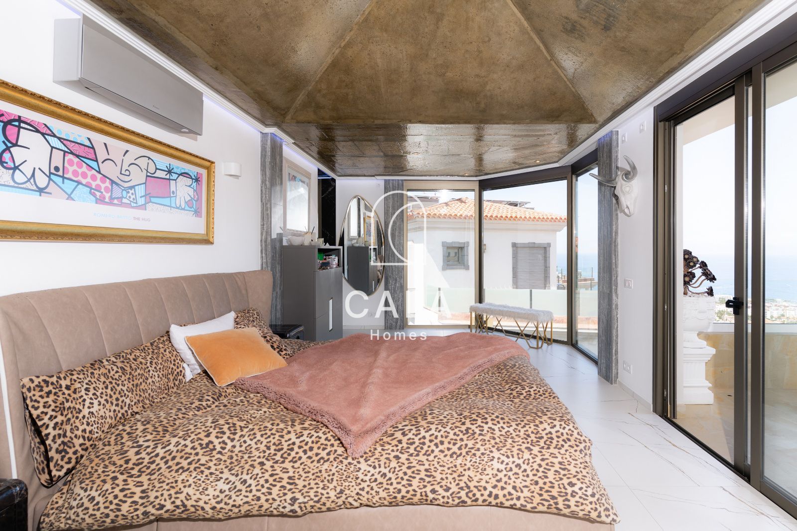 Exclusive Architect-Designed Villa With Open Views Of The Atlantic