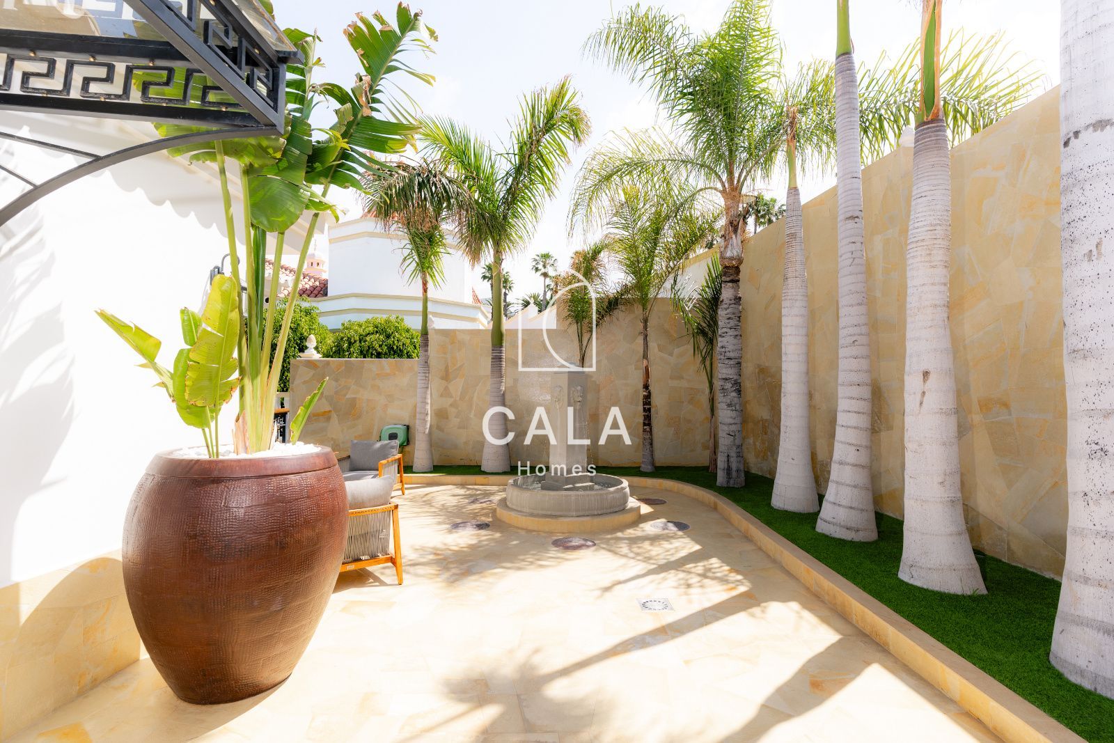 Exclusive Architect-Designed Villa With Open Views Of The Atlantic