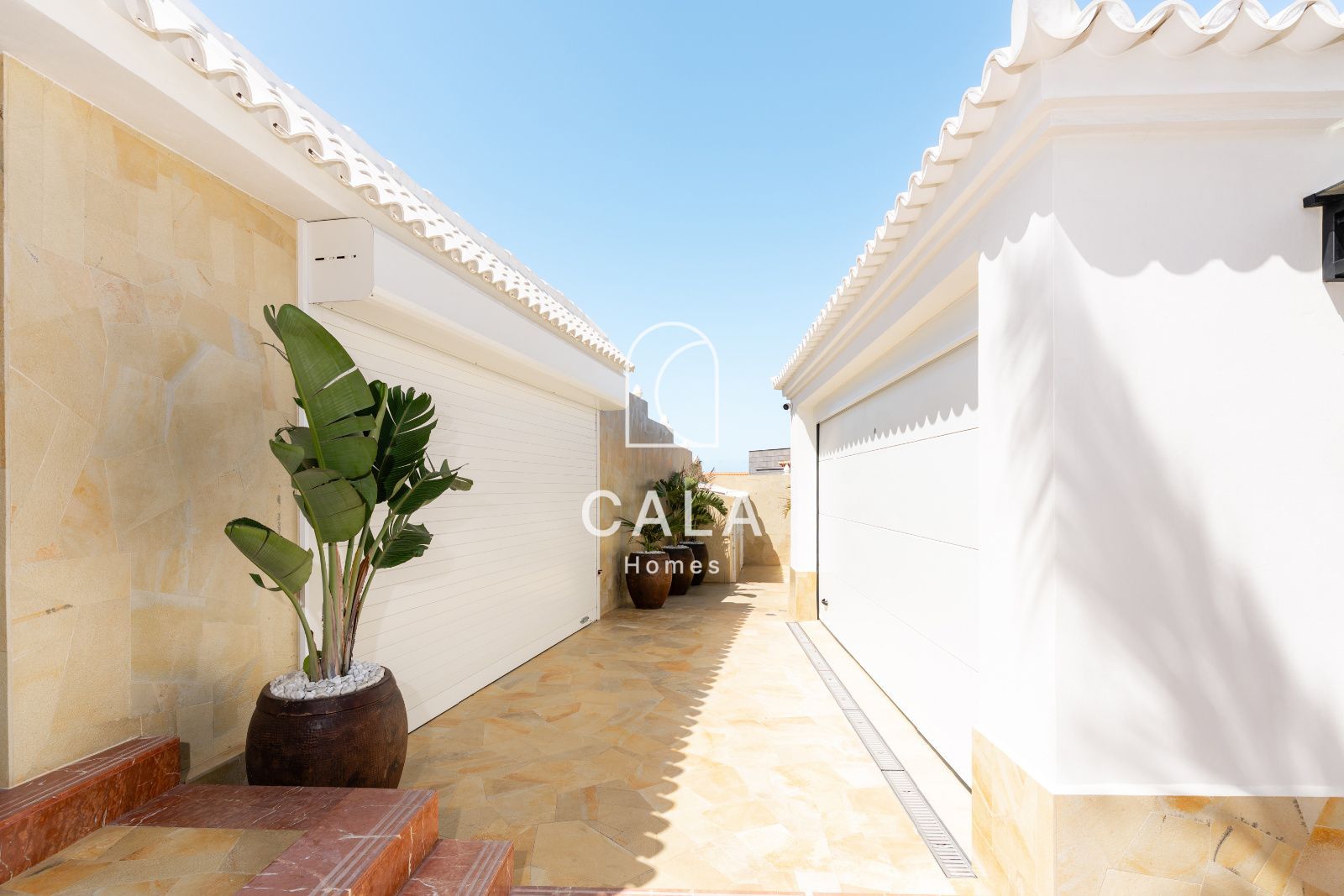 Exclusive Architect-Designed Villa With Open Views Of The Atlantic