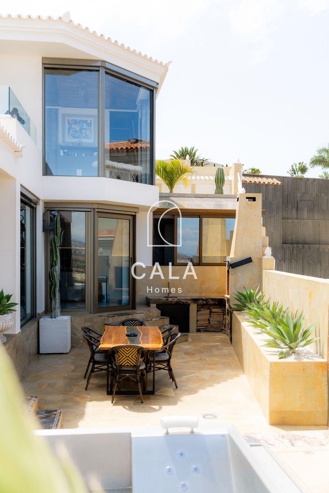 Exclusive Architect-Designed Villa With Open Views Of The Atlantic