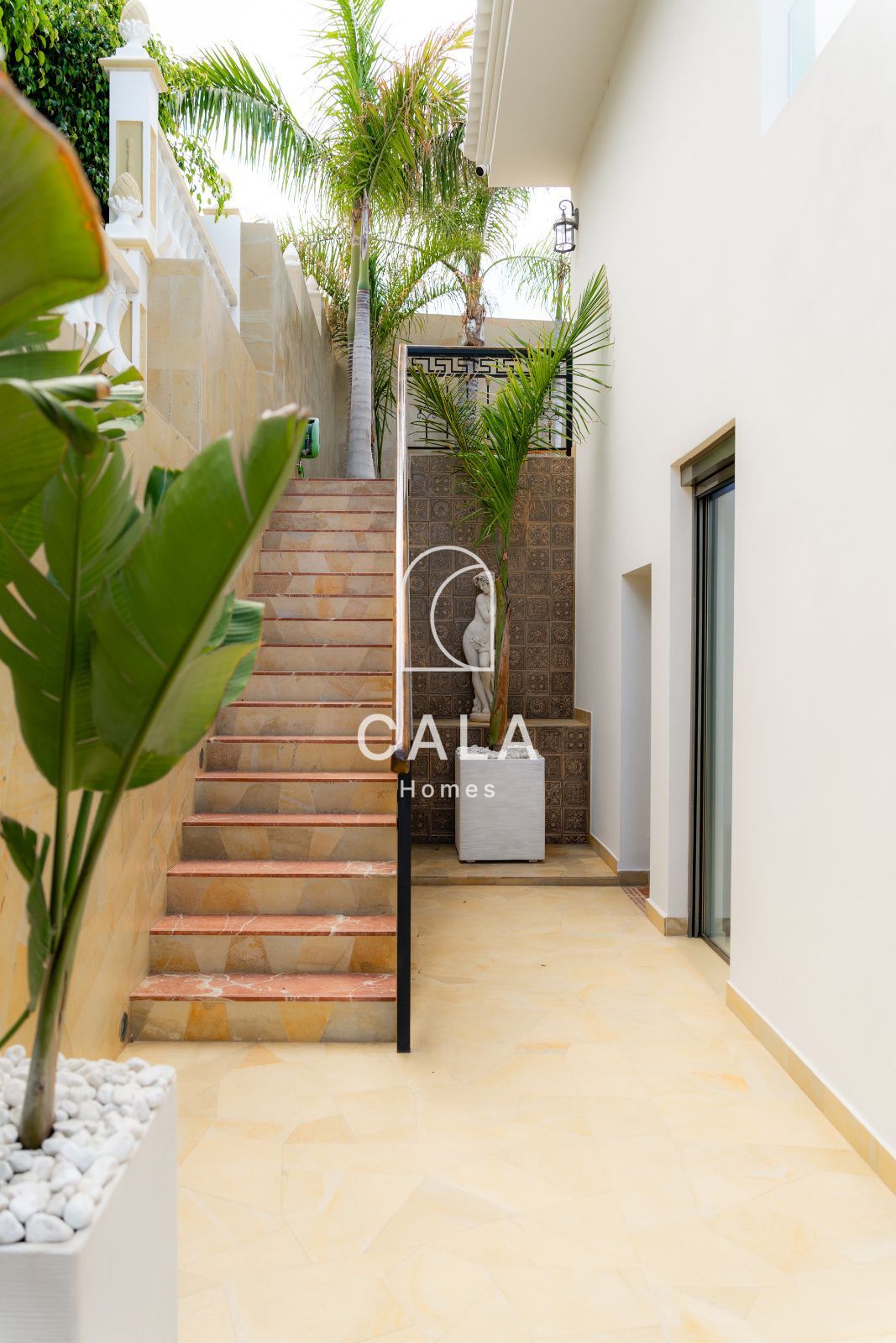 Exclusive Architect-Designed Villa With Open Views Of The Atlantic