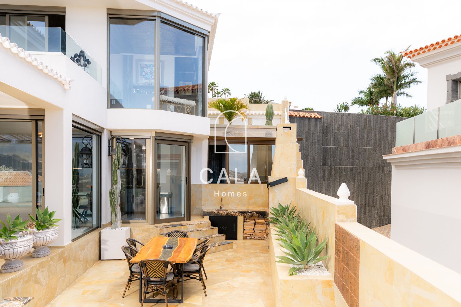 Exclusive Architect-Designed Villa With Open Views Of The Atlantic