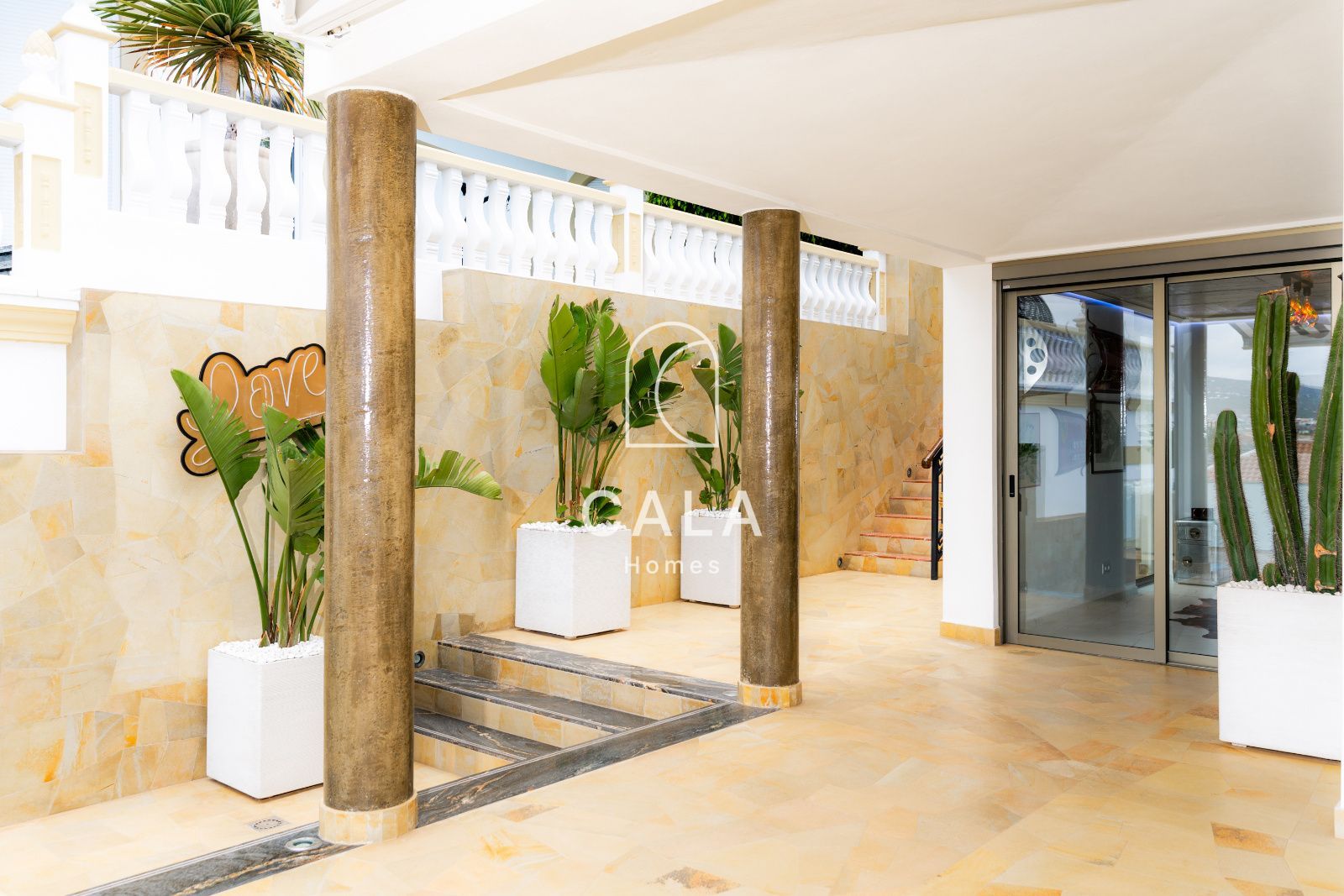 Exclusive Architect-Designed Villa With Open Views Of The Atlantic