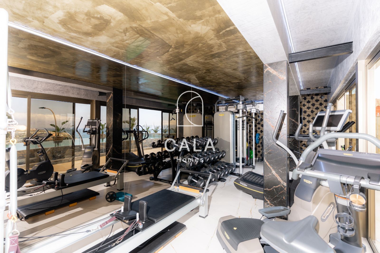 Exclusive Architect-Designed Villa With Open Views Of The Atlantic