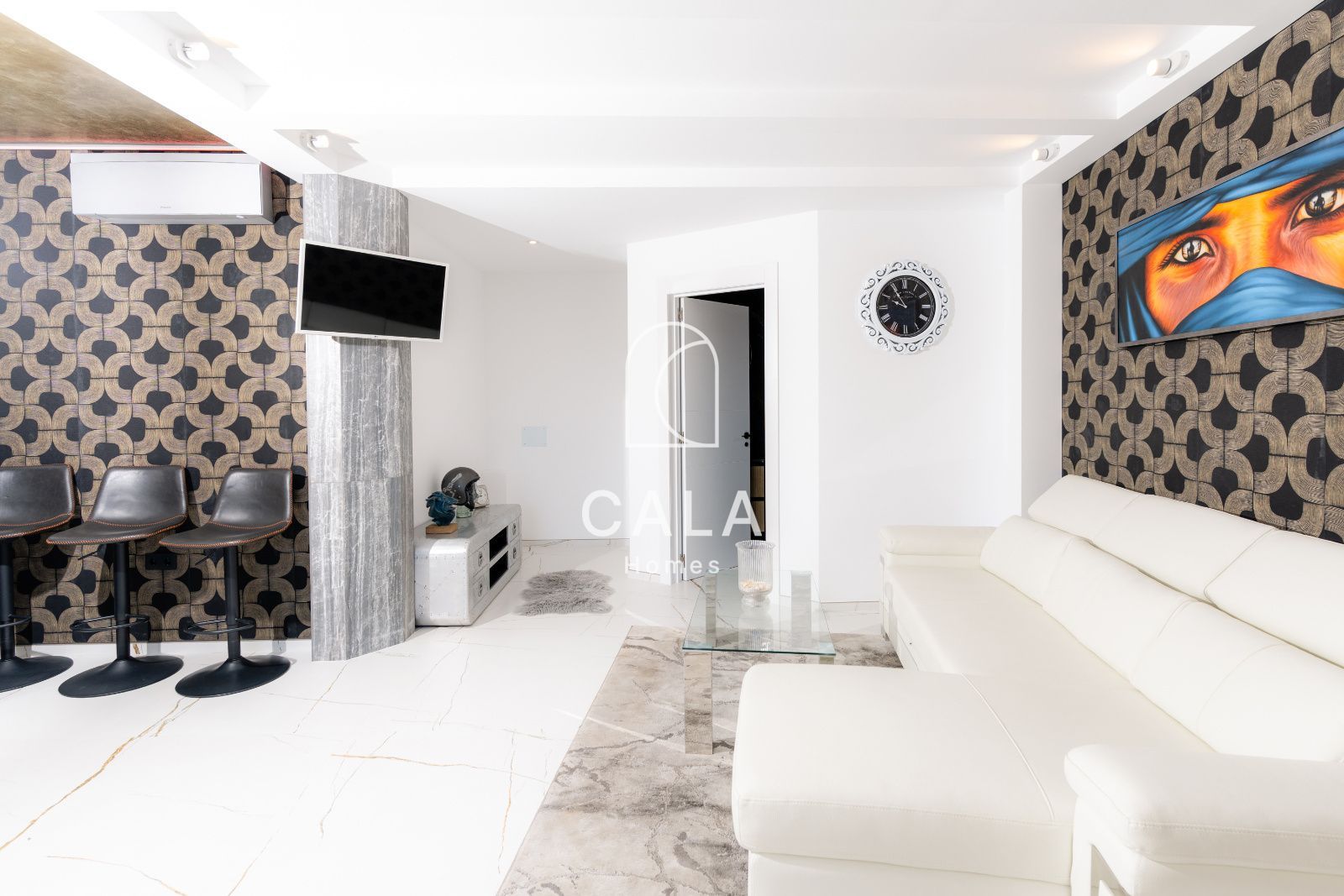 Exclusive Architect-Designed Villa With Open Views Of The Atlantic