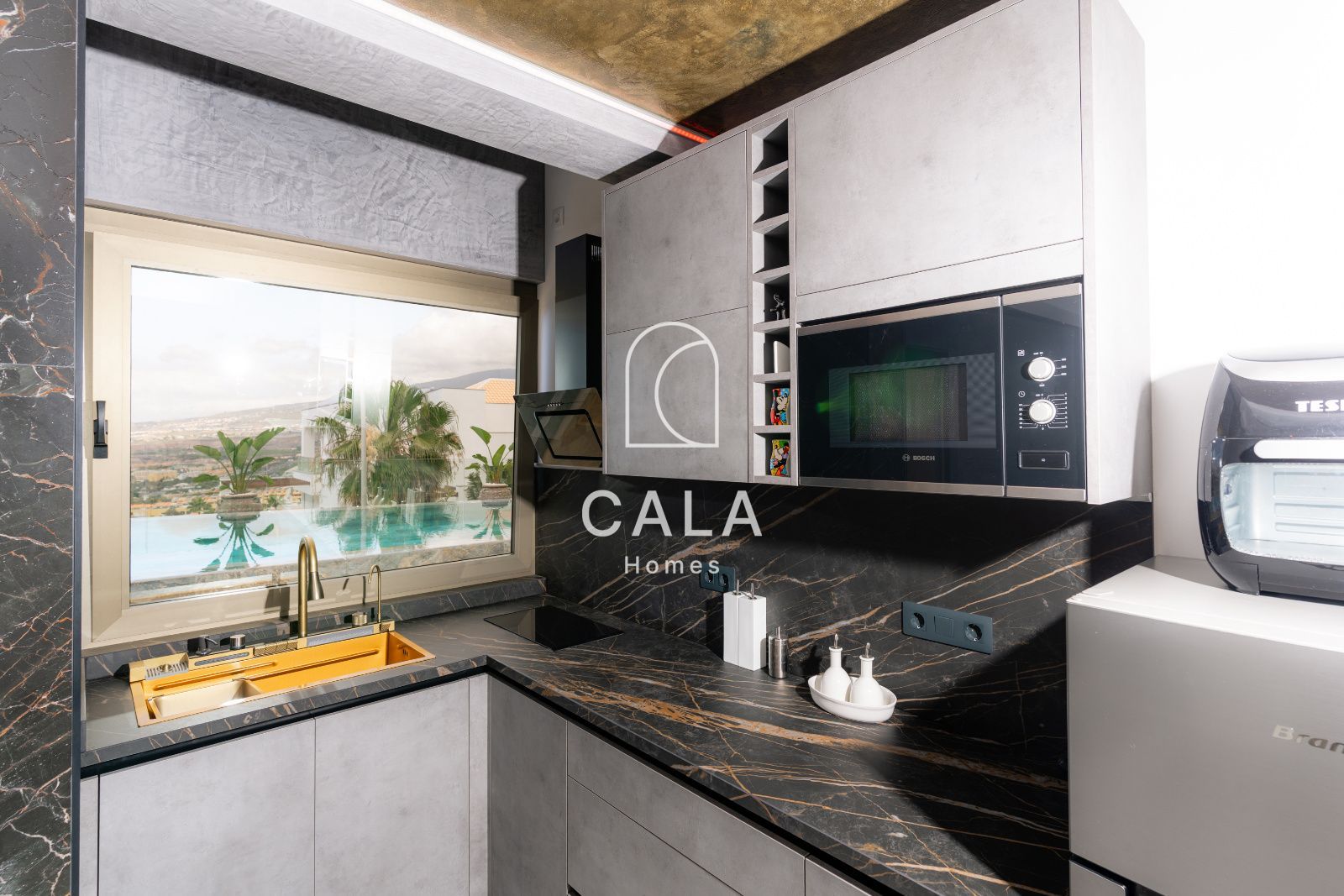 Exclusive Architect-Designed Villa With Open Views Of The Atlantic