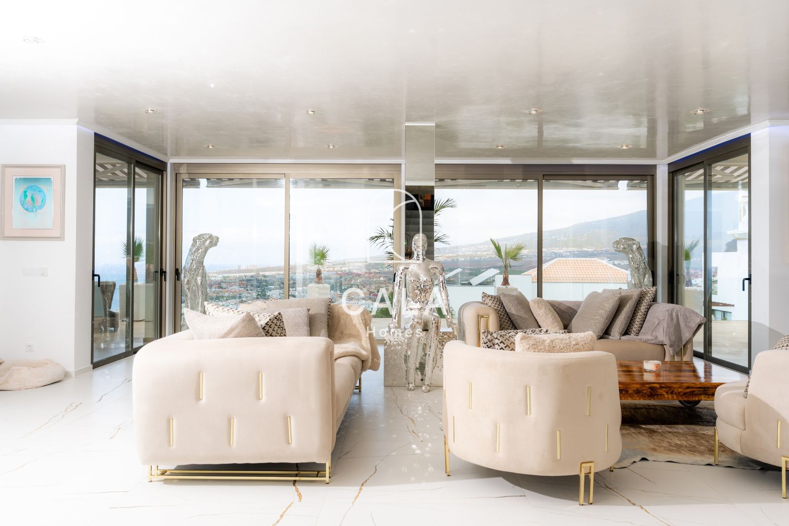 Exclusive Architect-Designed Villa With Open Views Of The Atlantic