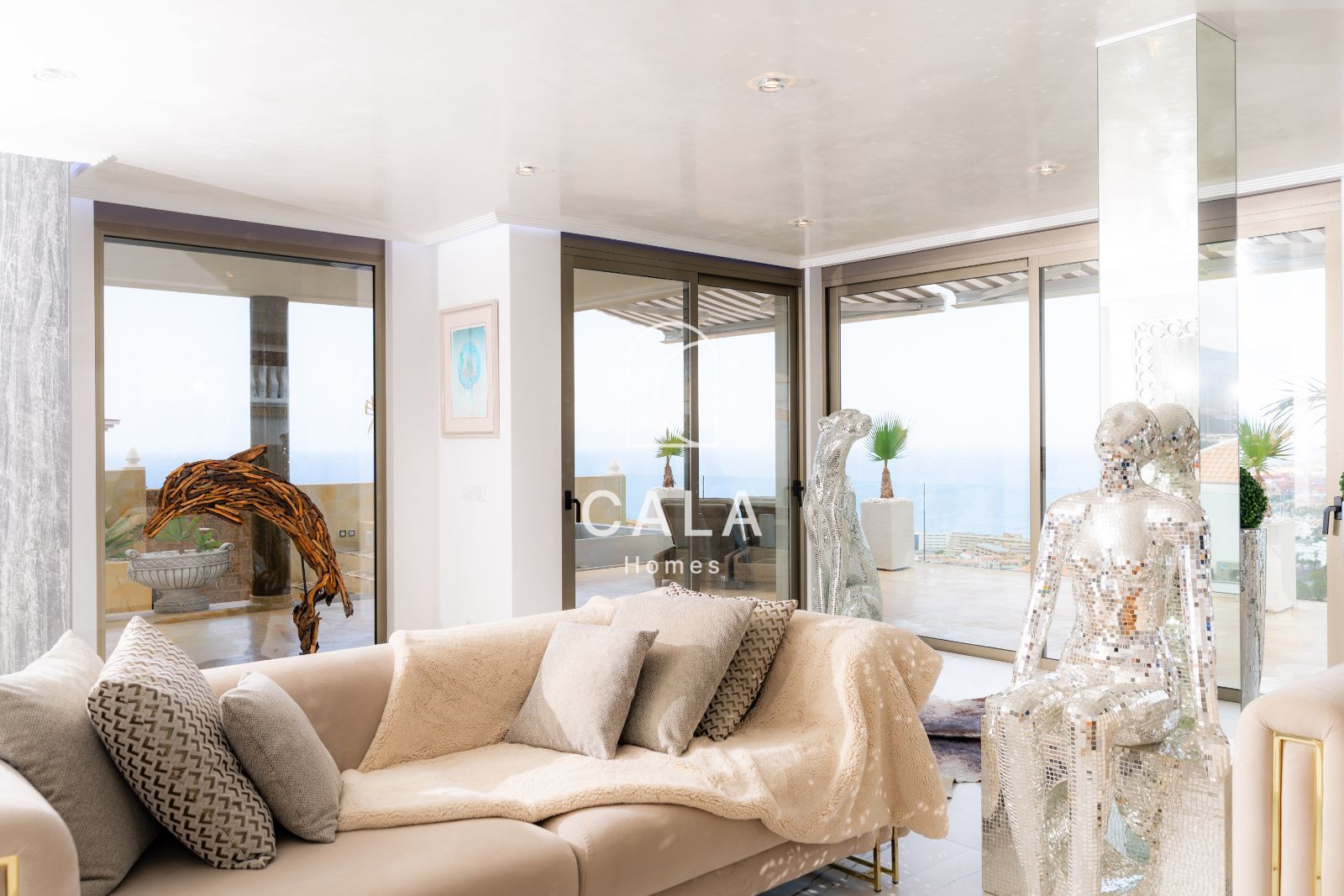 Exclusive Architect-Designed Villa With Open Views Of The Atlantic