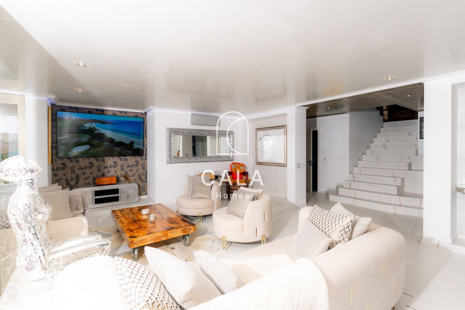 Exclusive Architect-Designed Villa With Open Views Of The Atlantic