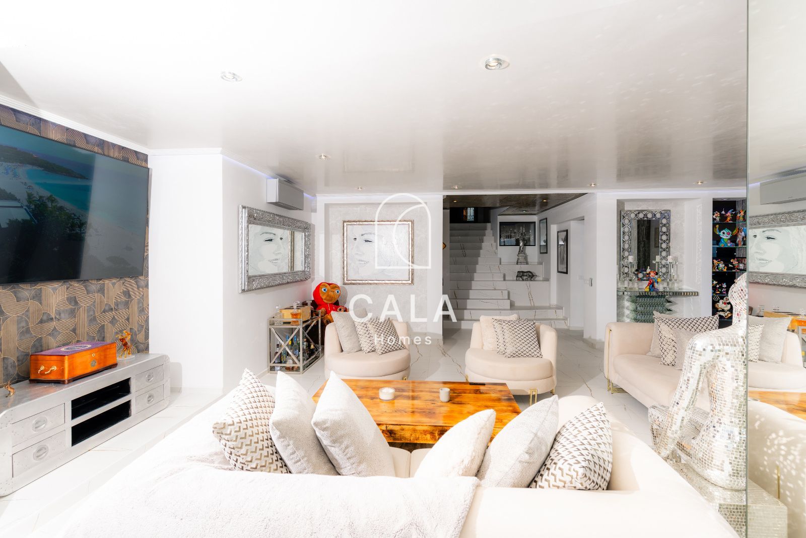 Exclusive Architect-Designed Villa With Open Views Of The Atlantic