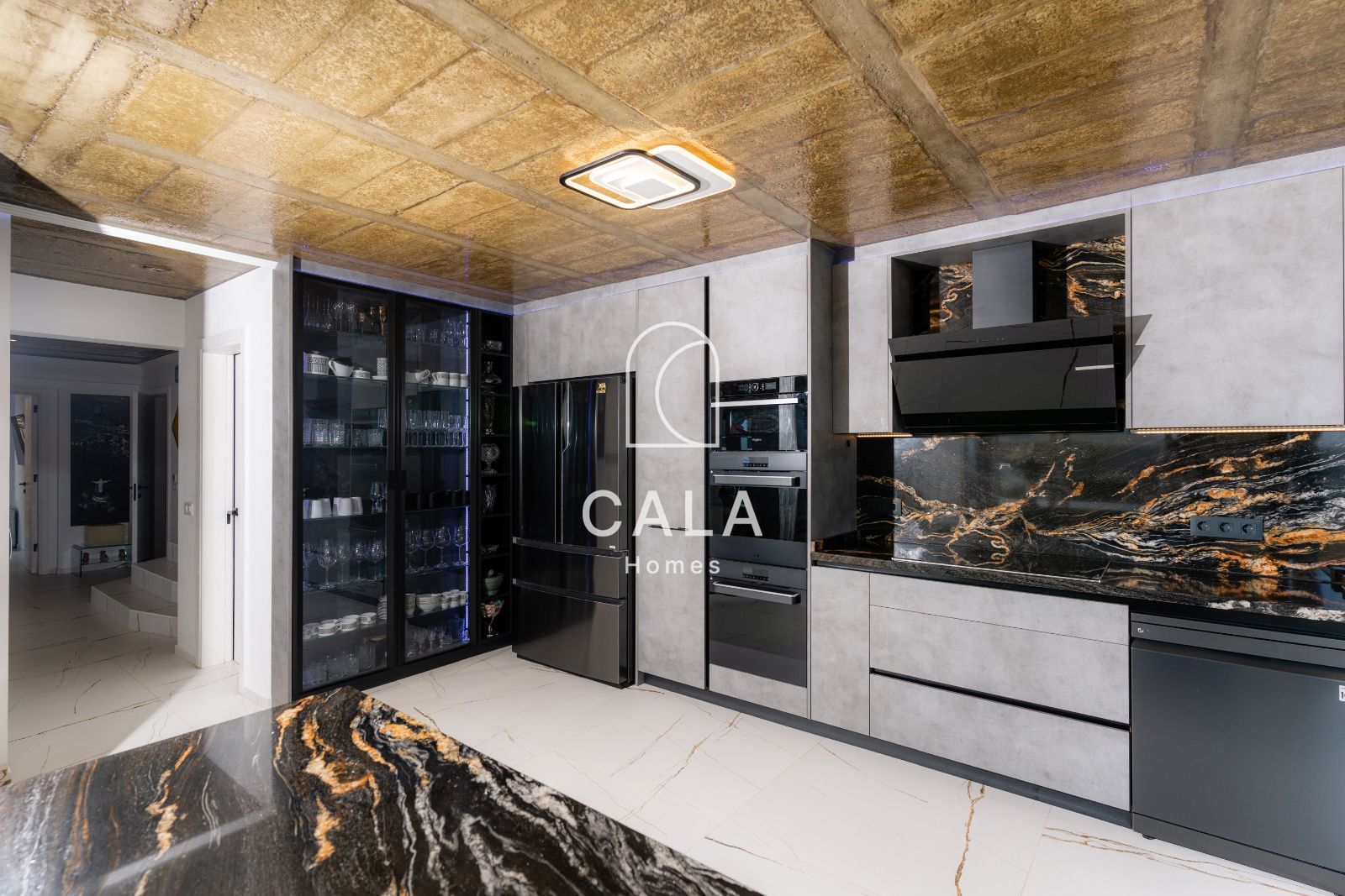 Exclusive Architect-Designed Villa With Open Views Of The Atlantic