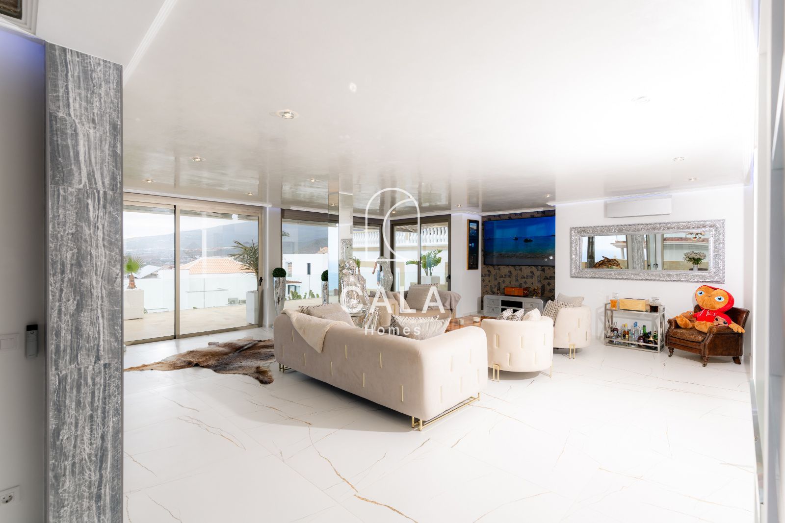 Exclusive Architect-Designed Villa With Open Views Of The Atlantic