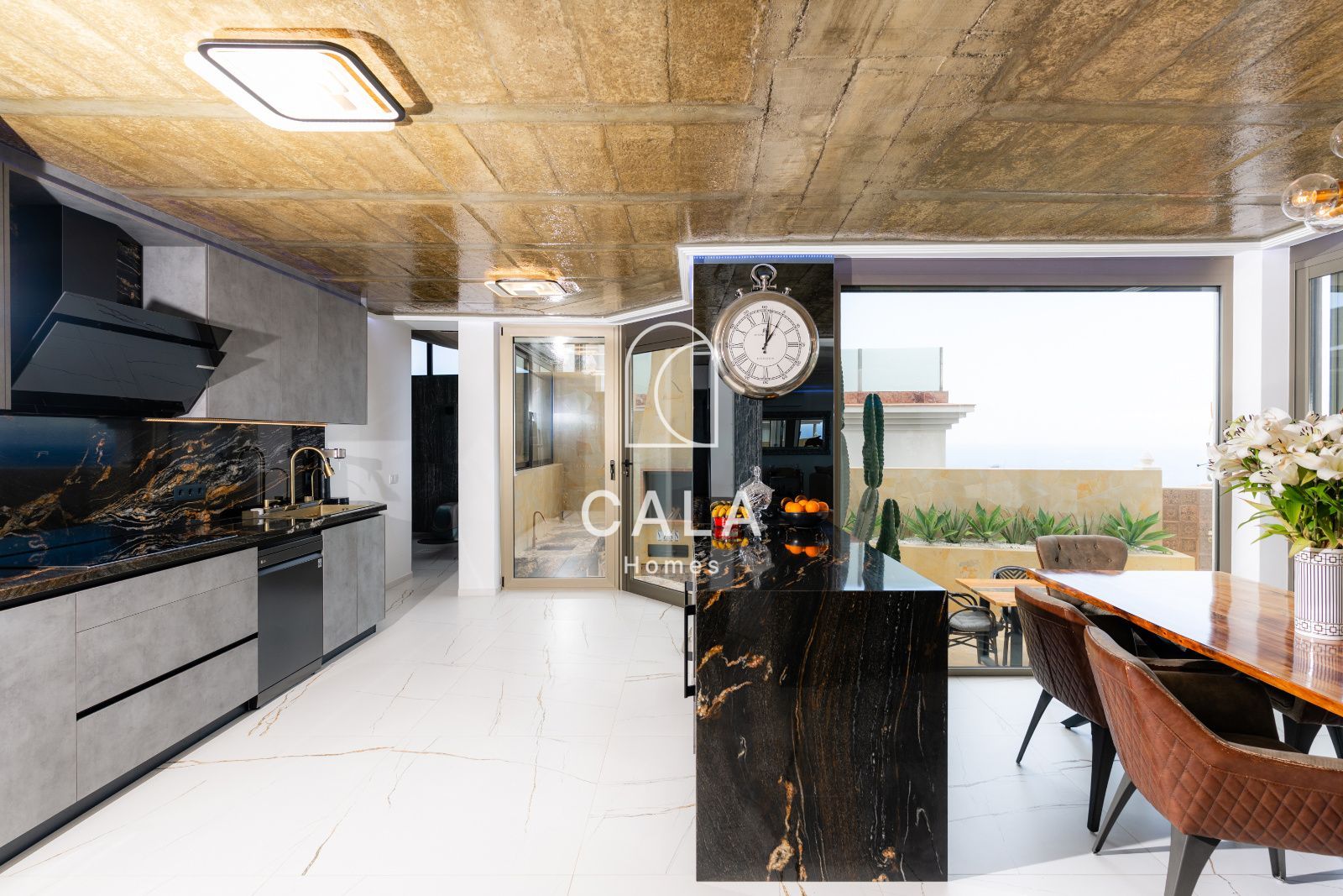 Exclusive Architect-Designed Villa With Open Views Of The Atlantic