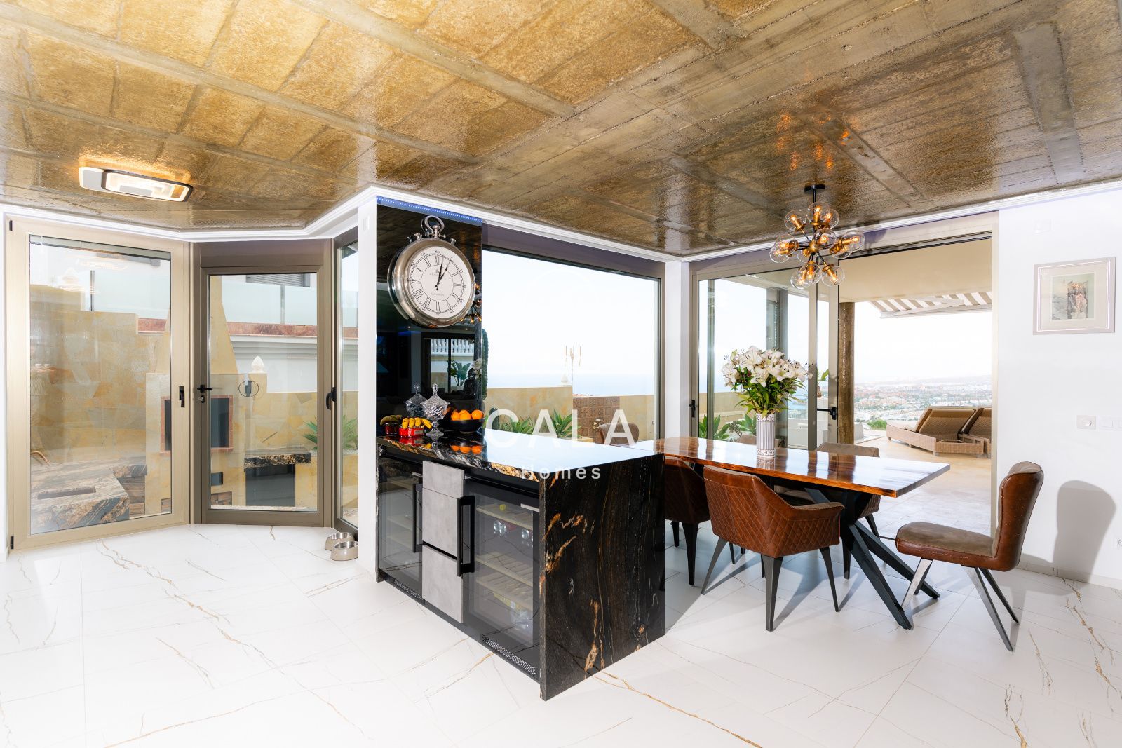 Exclusive Architect-Designed Villa With Open Views Of The Atlantic