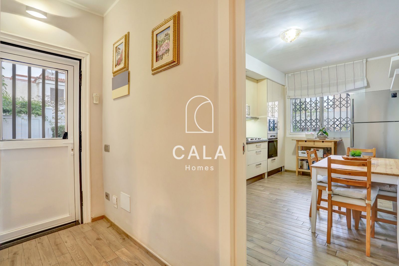 Detached chalet for sale in Costa del Silencio