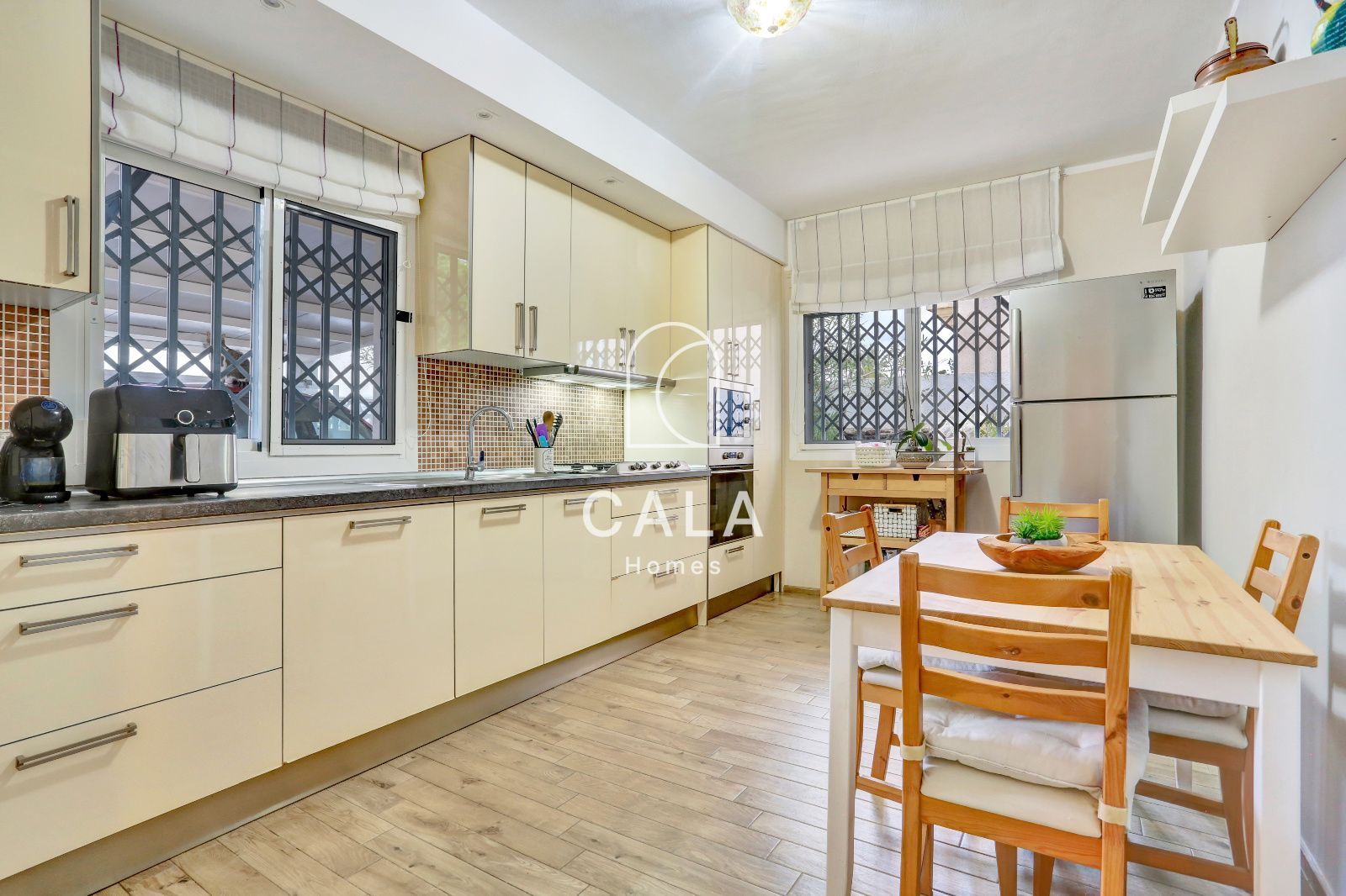 Detached chalet for sale in Costa del Silencio