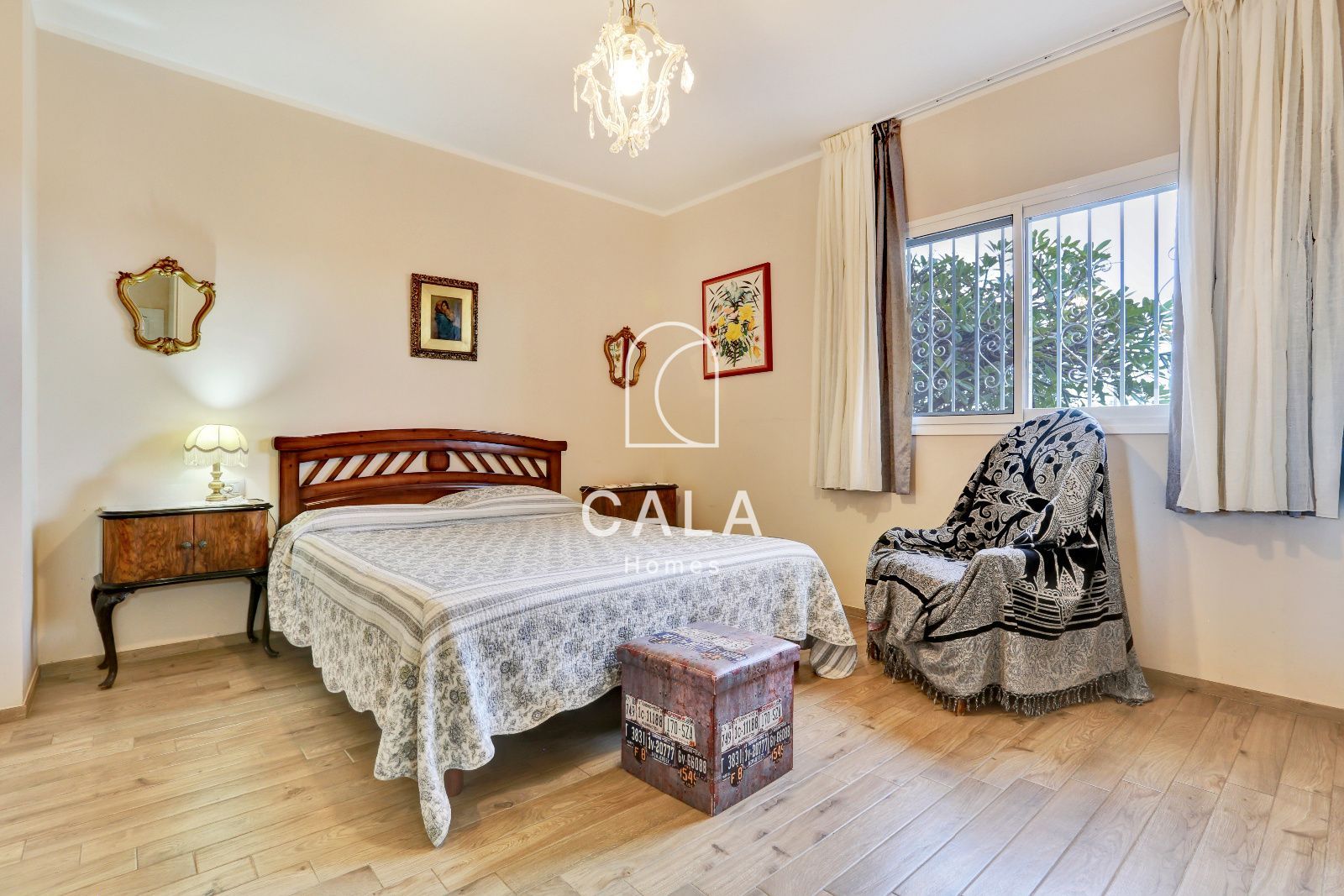 Detached chalet for sale in Costa del Silencio