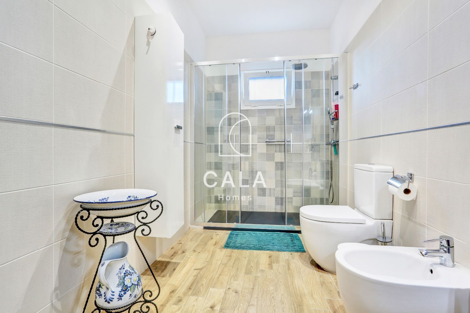 Detached chalet for sale in Costa del Silencio