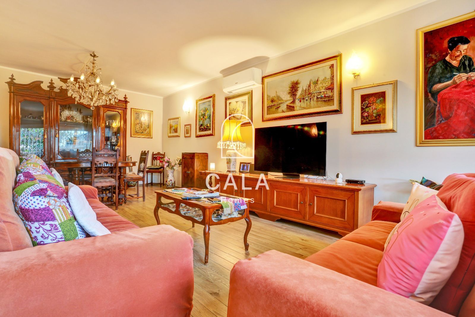 Detached chalet for sale in Costa del Silencio