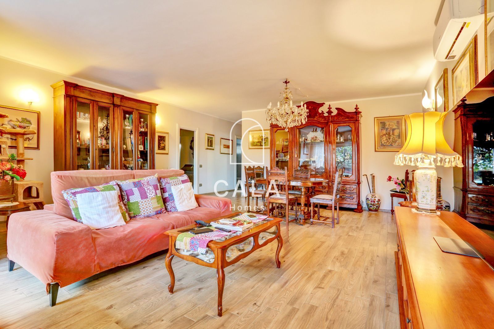 Detached chalet for sale in Costa del Silencio