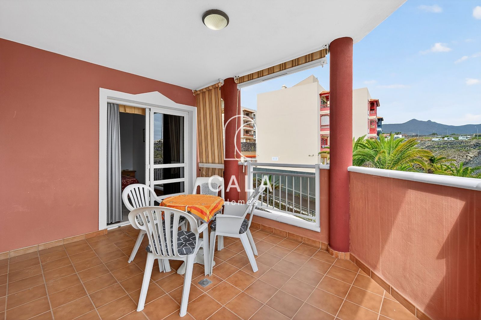 Bright 2-Bedroom Apartment in Callao Salvaje.