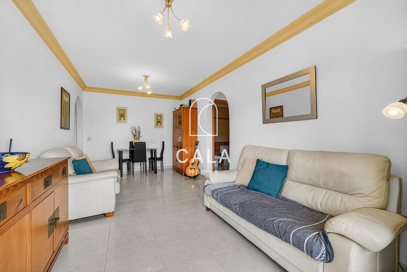 Bright 2-Bedroom Apartment in Callao Salvaje.