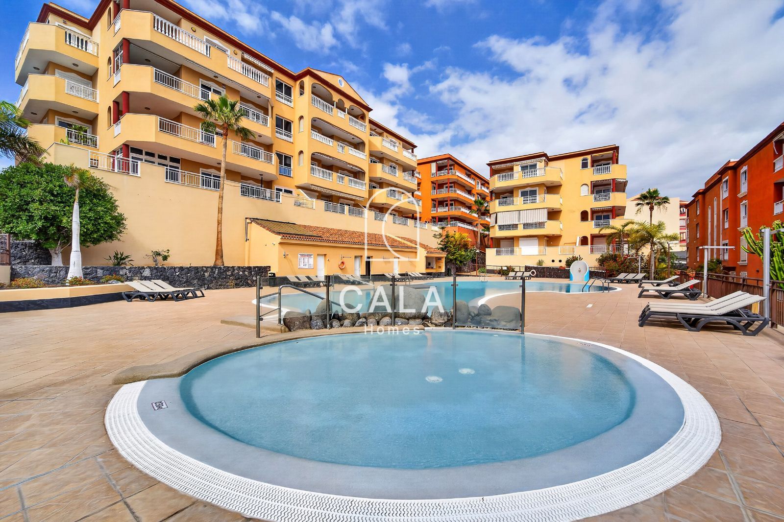 Bright 2-Bedroom Apartment in Callao Salvaje.