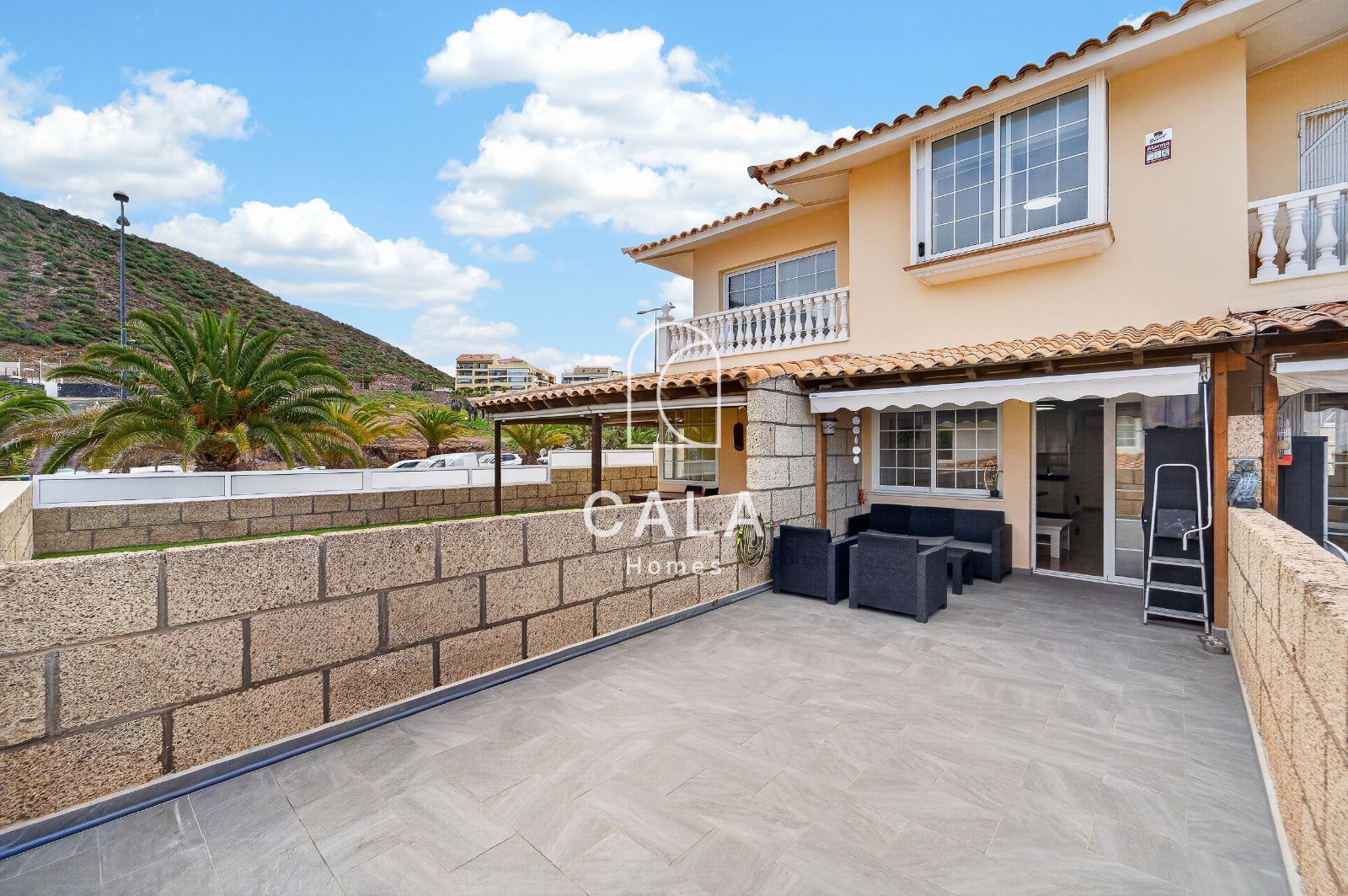 Townhouse in Palm-Mar: Central Location in a Quiet Residential Area