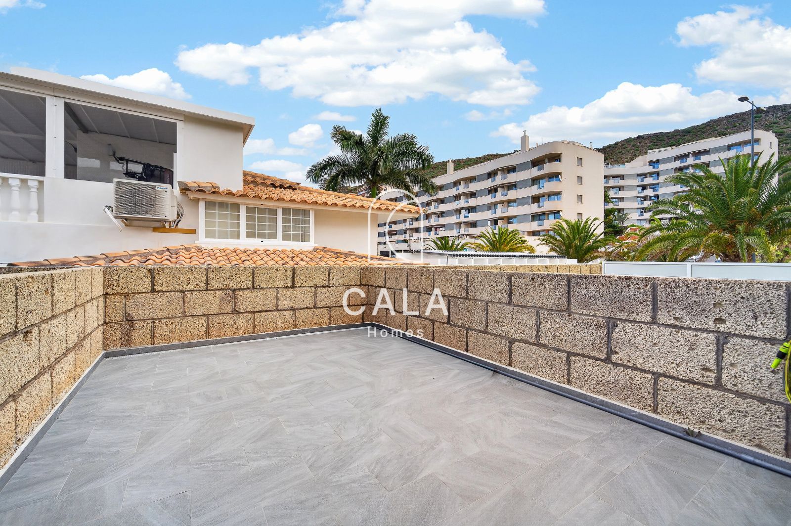 Townhouse in Palm-Mar: Central Location in a Quiet Residential Area