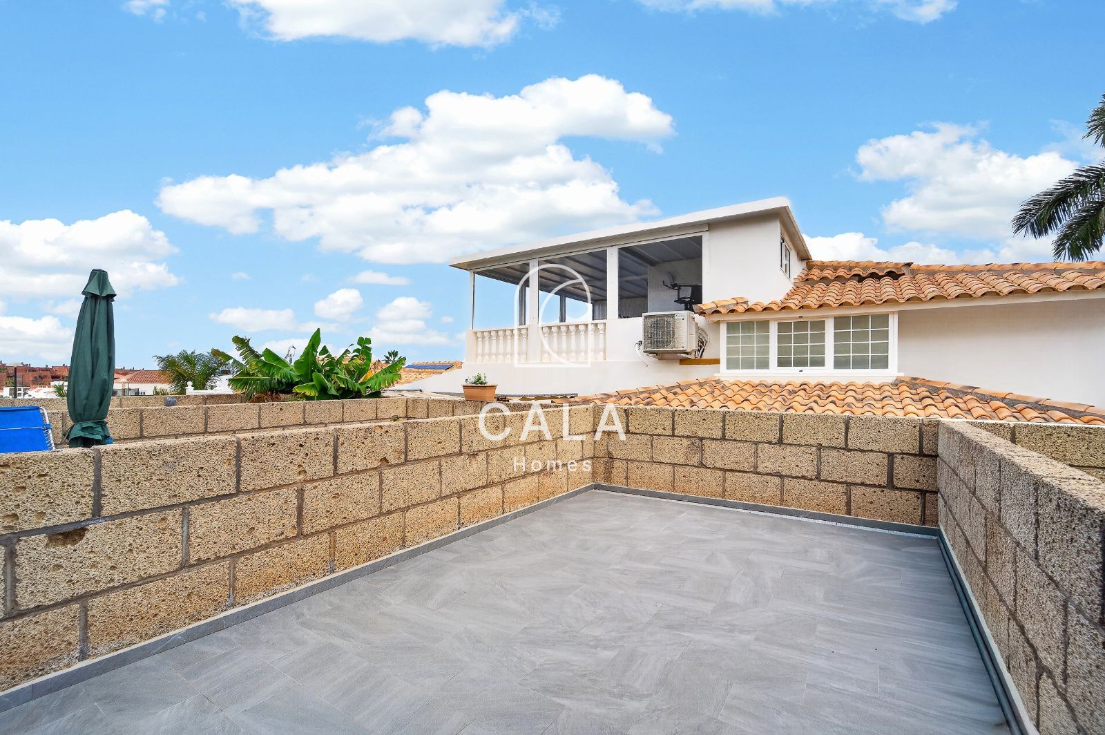 Townhouse in Palm-Mar: Central Location in a Quiet Residential Area