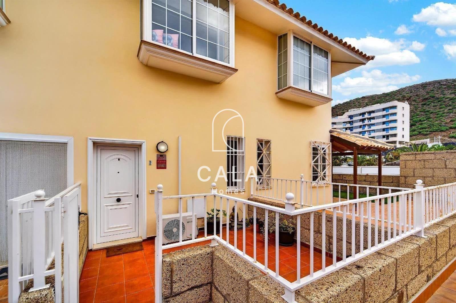 Townhouse in Palm-Mar: Central Location in a Quiet Residential Area