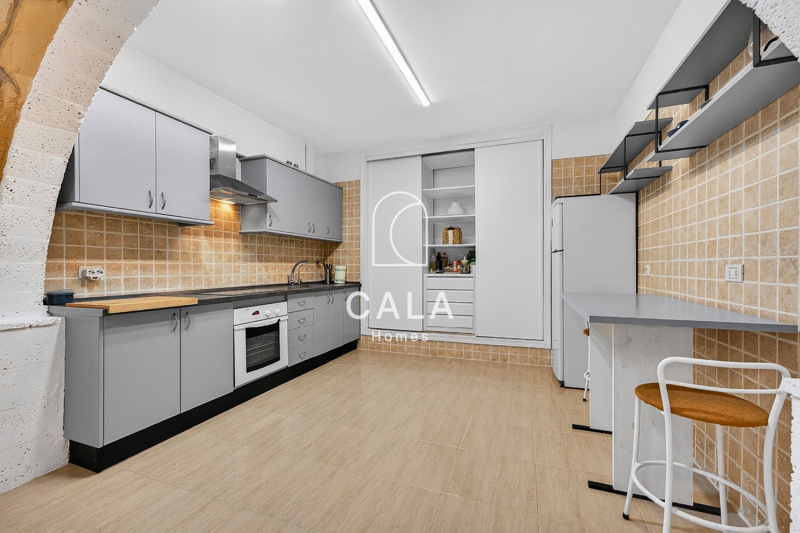 2-bedroom apartment with garage and storage room