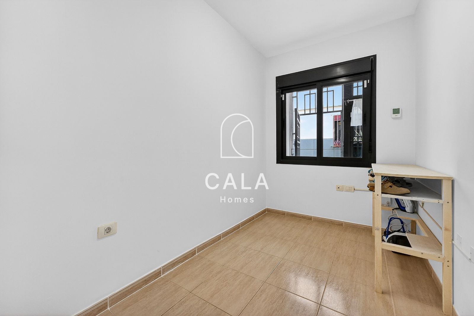 2-bedroom apartment with garage and storage room