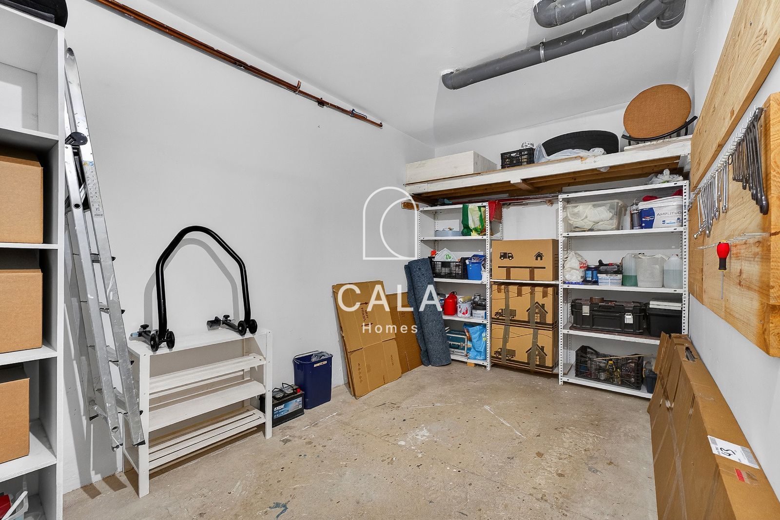 2-bedroom apartment with garage and storage room