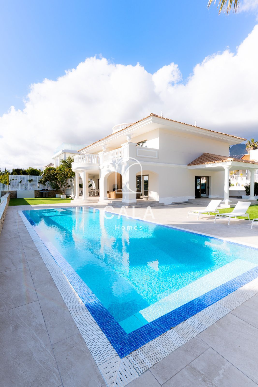 La Caleta: Exclusive Living by the Sea and Golf
