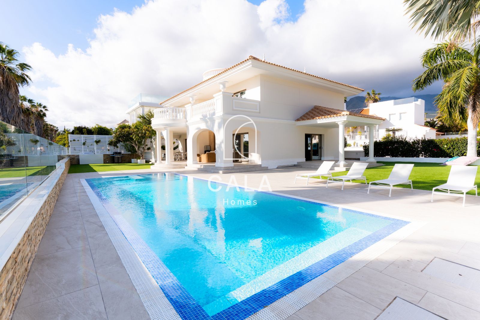 La Caleta: Exclusive Living by the Sea and Golf